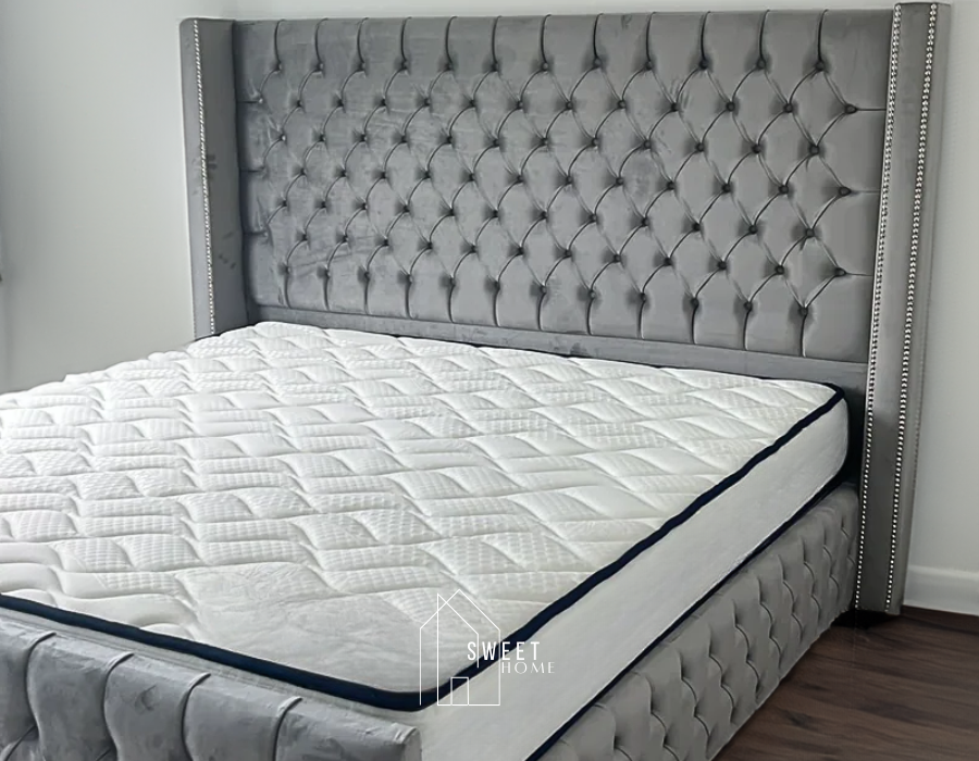 Cadre de Lit CLOUTE (Velours)